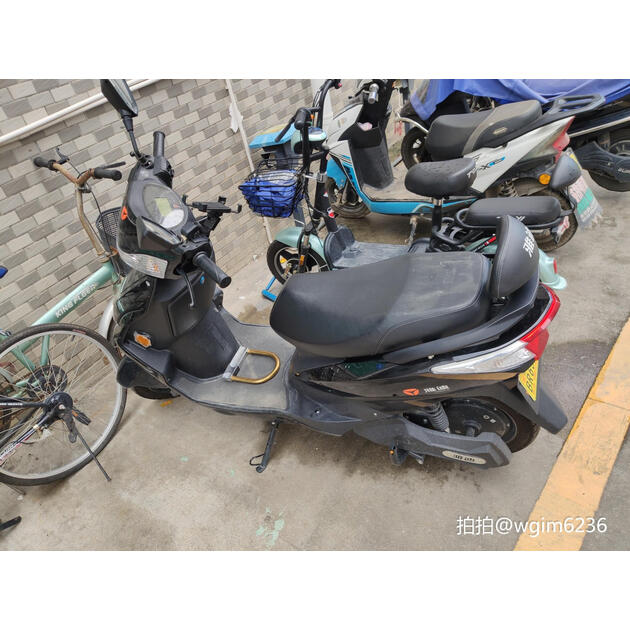 雅迪yadea新款电动车豪战加长版电瓶车成人男女代步车电动轻便摩托车