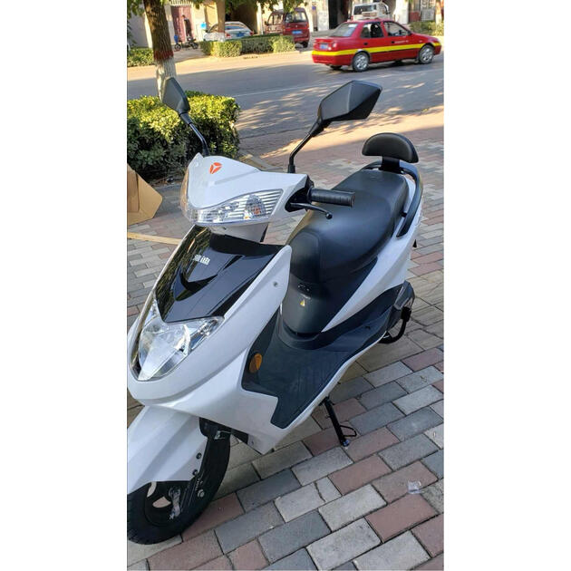 雅迪yadea新款电动车豪战加长版电瓶车成人男女代步车电动轻便摩托车