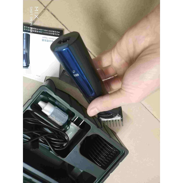 飞科(flyco)专业电动理发器成人儿童电推剪 剃头电推子 fc5806