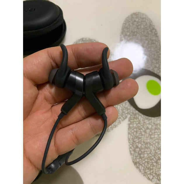 降噪通话跑步磁吸防水无线入耳式 立体声蓝牙耳机am60(黑色)