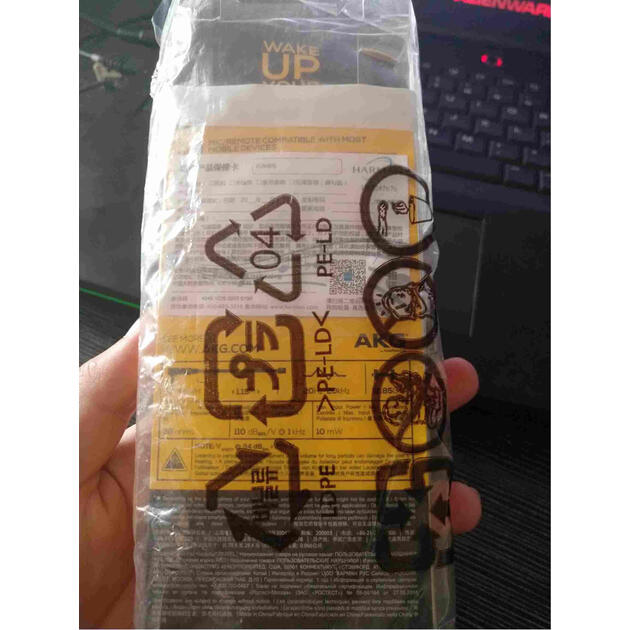 akgy20u入耳式耳机手机耳机立体声音乐耳机通用线控潮流出街带麦可