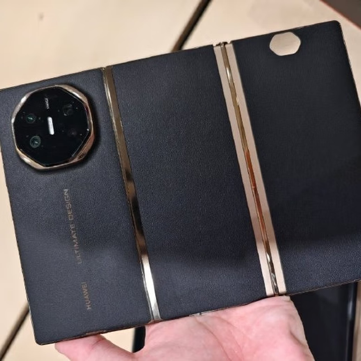 华为华为Mate XT非凡大师华为三折叠屏手机华为三折叠屏瑞红特价单机 玄黑 16GB+512GB 9新单机