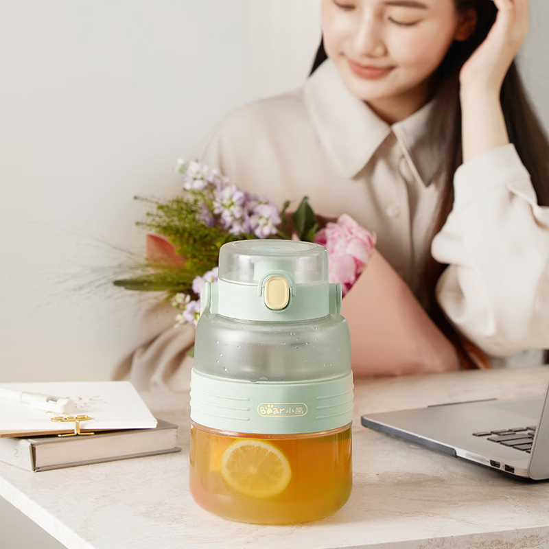 小熊（Bear）榨汁杯 家用便携式榨汁机 果汁机 秒碎冰打汁机 迷你小型果汁杯吨吨杯 LLJ-P10Q5【ZMD安心系列】