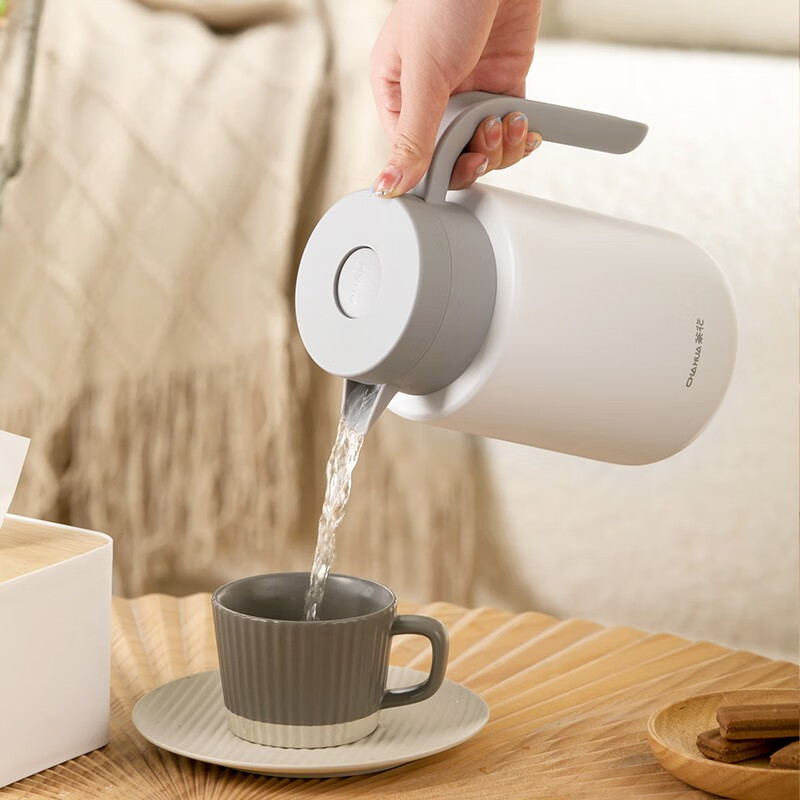 茶花（CHAHUA） 茶花保温水壶家用大容量便携热水壶学生热水瓶保温水瓶不锈钢 【1.7L】黑色