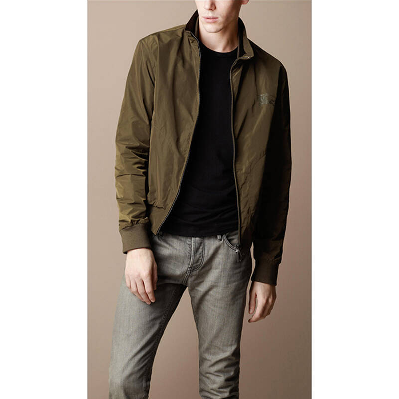 burberry brit/巴宝莉 新品 经典男士立领拉链短外套 男装 卡其色 s