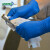 爱马斯 一次性丁腈橡胶手套 工业清洁劳保用品 薄款深蓝L码 300411