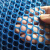 梦茜儿加厚蓝色塑料网格阳台防护网围栏网养殖网格垫养鸭鸡网垫脚板的 蓝色08孔  一米宽两米长