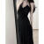 歌温妮女士裙子2024年春季30至四十岁设计感荷叶边皱褶显瘦吊带连衣裙女 黑色连衣裙（优质版） S