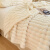 VANTABLACK加厚兔毛绒毛毯冬季珊瑚绒小毯子办公室披肩午睡毯床上用沙发盖毯 兔兔毯-本白 【100x150cm】铺盖两用毯 撸猫式