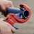 凯尼派克KNIPEX塑料水管切管器自调快速锋利倒角去毛刺切割器 90 23 01 BK塑料管割刀