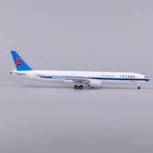 带轮子飞机模型仿真拼装客机航模波音B777中国南方航空47厘米带灯 【标配版】带起落架无灯光