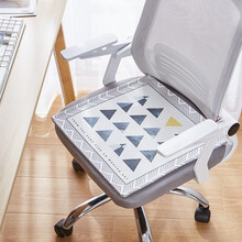 七七家 夏天透气坐垫冰丝学生夏季教室椅子座垫办公室椅垫学生椅子凳子垫 椅垫-多彩小三角 40X40cm