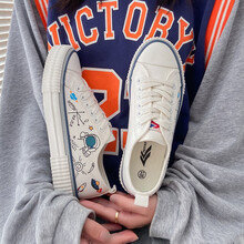 飞耀帆布鞋女学生板鞋韩版时尚星球宇航员小白鞋饼干鞋ins网红街拍潮鞋 1866白色 37