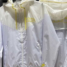 耐克（NIKE）男装外套2025春季新款休闲运动舒适连帽防风夹克 DX0695-085灰色米白 L