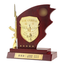 定制退伍军人纪念品礼品送战友退役老兵光荣牌章军旅摆件