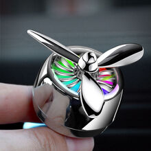 车载小飞机风扇 车载香水汽车内饰品空调出风口小风扇旋转车上装饰品香薰持久清香 炫彩银【带灯】 海洋【香片2个】