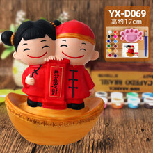 2021新款儿童涂色玩具石膏娃娃 彩绘存钱罐白胚画diy手工涂鸦陶瓷上色搪胶 YXD069送笔盘颜料