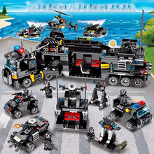森宝（SEMBO）特警儿童玩具兼容乐高城市警察男孩拼装积木模型黑鹰特战队系列8合1作战指挥车102151-102158