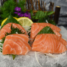 三文鱼(中段)刺身新鲜切割三文鱼即食生吃日料 3斤去皮边角430克/斤