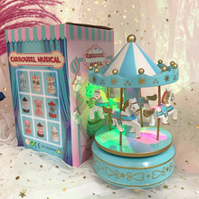 旋转木马音乐盒旋转木马生日蛋糕装饰摆件儿童音乐盒生日快乐生日派对用品摆件 蓝色音乐木马-灯光款(深蓝)