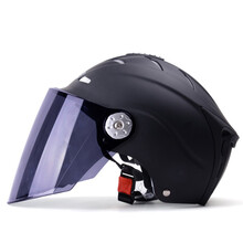 野马（YEMA）310电动车头盔女夏季轻便式半盔男 均码 亚黑配黑茶镜片