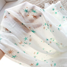 护儿星 婴儿包巾新生儿襁褓巾防惊吓竹棉纱布超柔超薄透气夏季宝宝被子被单抱被外出遮阳披巾薄款儿童盖毯 浅蓝星星（薄竹棉纱布/单层手感115x115cm）