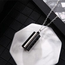 叶音同款迷你口琴项链个性文艺复古情侣项链四孔八音口琴嘻哈吊坠 黑色圆柱口琴项链