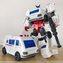 卡卡鸭 变形玩具模型汽车金刚机器人大黄蜂恐龙钢索手办合金儿童汽车模型男孩玩具 【合金版】钢铁救护车