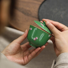 景德镇外山器隐秋葵绿地珊瑚红地手绘草莓捧香盖碗茶杯 秋葵绿地