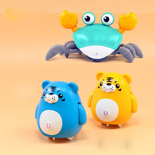 儿童大螃蟹玩具会爬电动感应自动躲避物转向宝宝会动会走路可充电 电动感应螃蟹-蓝色+小虎2分队