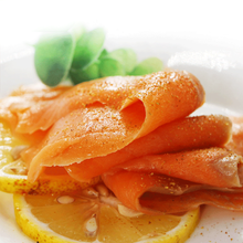 烟熏三文鱼切片100g 日料海鲜三文鱼片 100g