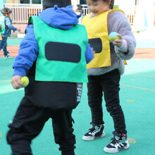 贝琪雅儿童粘球衣服背心幼儿园躲避球投掷粘靶体智能亲子大人游戏互动 儿童款红色粘球衣+2球
