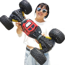 遥控车玩具四驱充电超大号扭变车漂移车2.4G高速赛车跑车电动充电越野攀爬车礼物男孩女孩儿童玩具 大号33厘米红色 两块电池连续狂飙40分钟