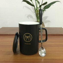 伊顺 复仇者联盟个性男生马克杯喝水杯黑色陶瓷杯子英雄咖啡办公室动漫水杯茶杯带盖勺 蜘蛛侠（瓷盖+黑钢勺）