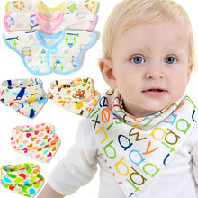 么么仔婴儿口水巾 三角巾宝宝口水兜 纯棉三层按扣围嘴防水罩衣食饭围兜新生儿用品组合 8条【3花朵围兜5三角巾】 男宝宝  不同图案
