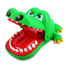 大号咬手指鳄鱼整蛊玩具按牙齿大嘴巴咬手鲨鱼新奇桌面亲子互动游戏小心恶犬咬人狗抖音同款六一生日礼物 中号鳄鱼