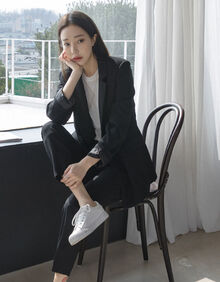 【京选优品】轻奢女王潮牌休闲时尚小西装套装女2021春夏新款韩版气质显瘦职业装正装大学生 黑色 S