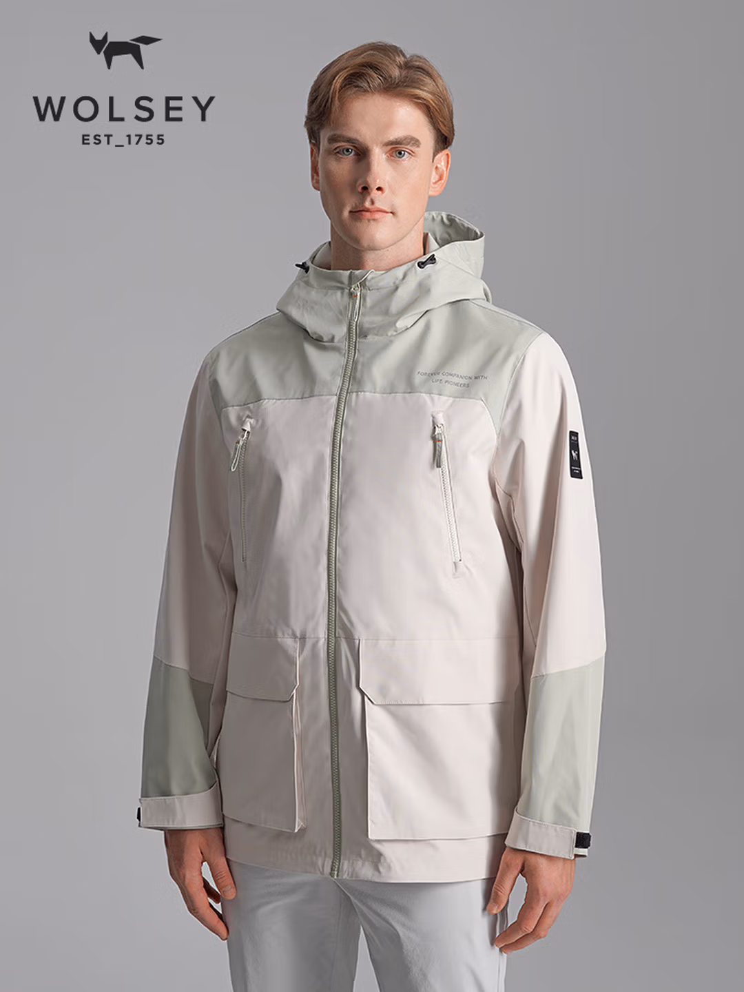 英国 Wolsey 情侣款户外防风防泼水连帽软壳衣 WD381301 京东优惠券折后￥199 两色可选