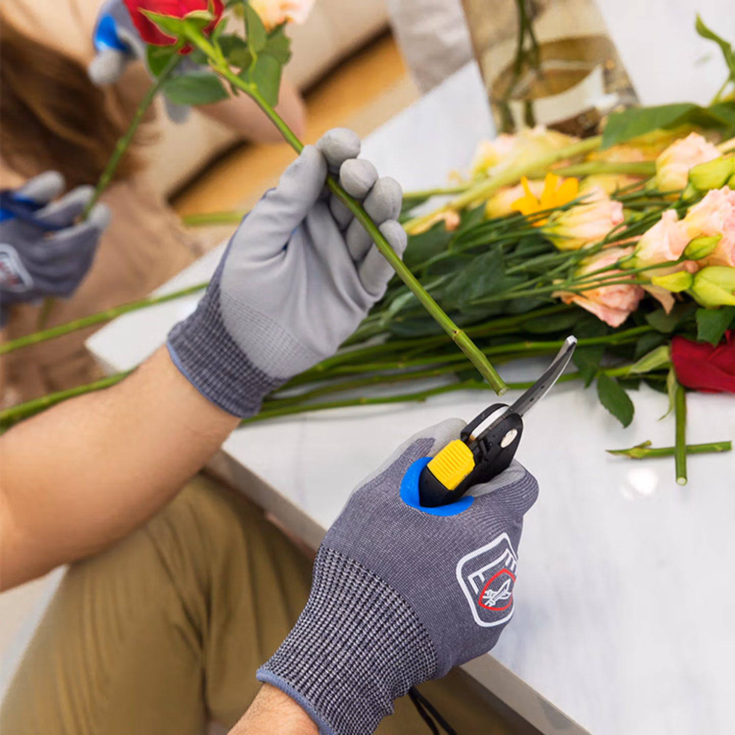 嘉得利防割手套劳保防刺耐磨透气维修干活木工防刀割手套3双PD6720