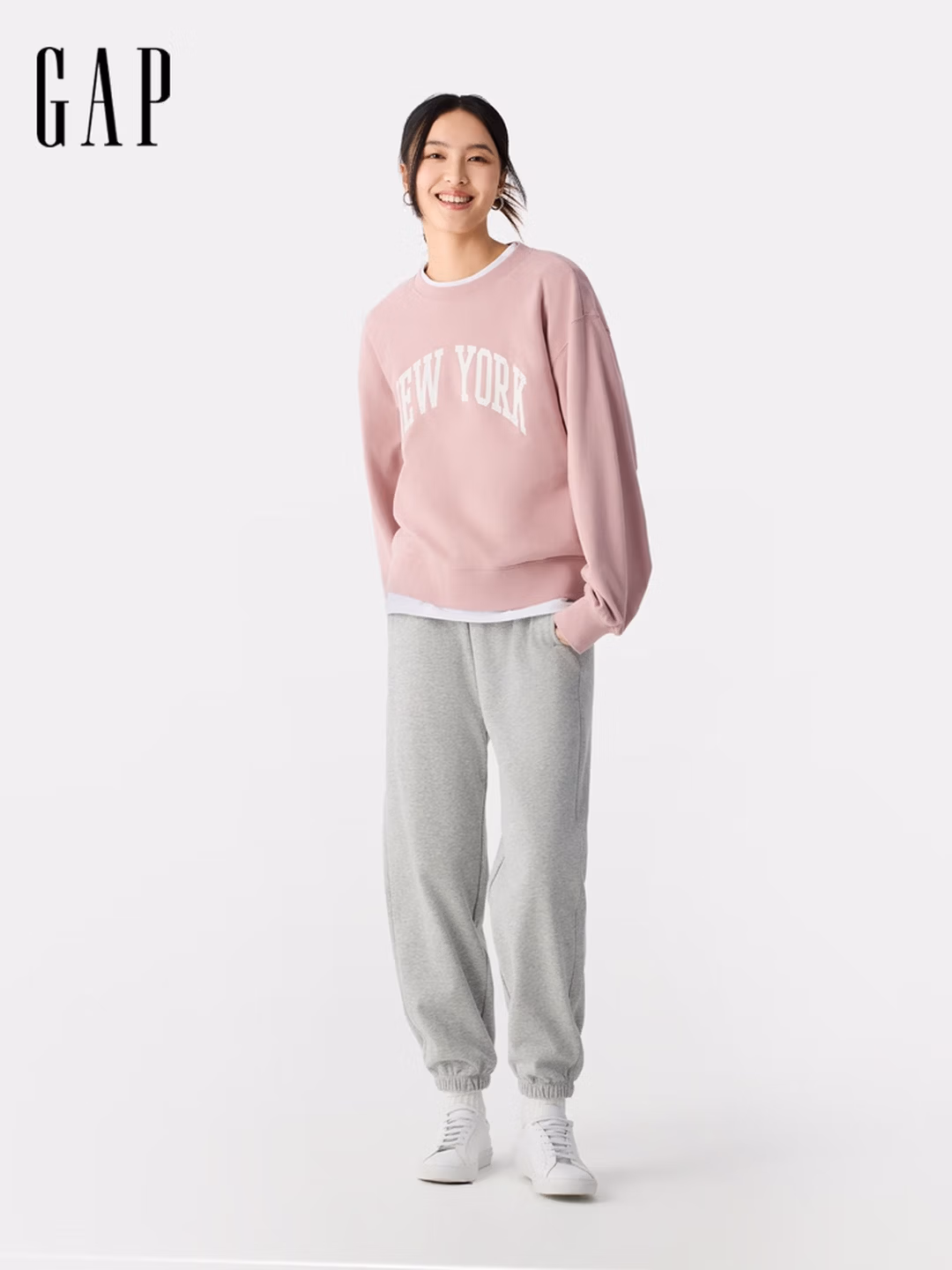 Gap 盖璞  logo印花宽松基础款 女式卫衣 725769 京东优惠券折后￥69包邮 2色可选