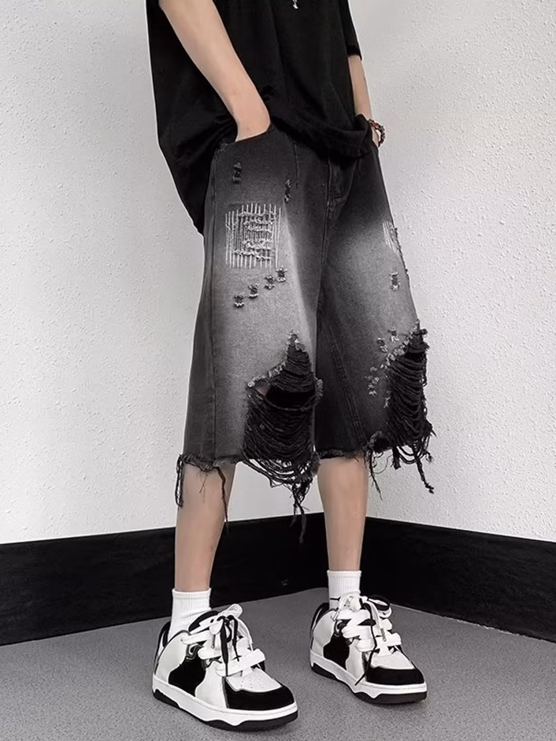 Ripped Beggar Pants Men's Summer Thin Loose Straight Denim Shorts Teen Student Ruffian Handsome Knee Six-point Pants, Black XL_mkmklike.com