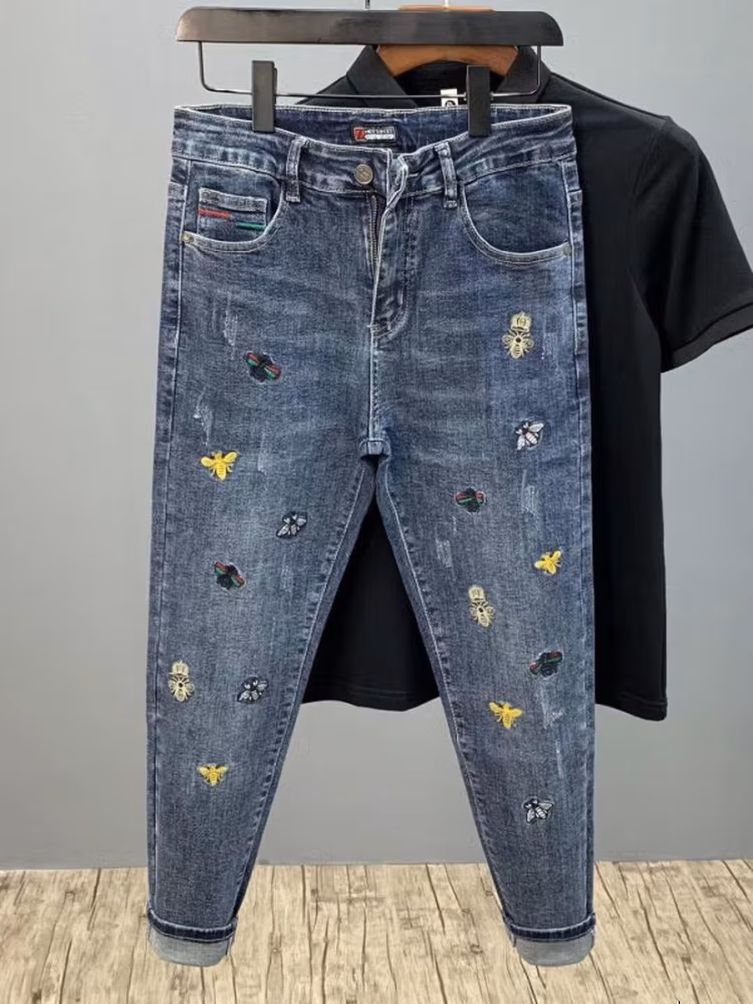 American Retro Little Bee Embroidered Jeans Men's Korean Version Trend Stretch Straight Slim Nine-point Pants, Blue 28_mkmklike.com