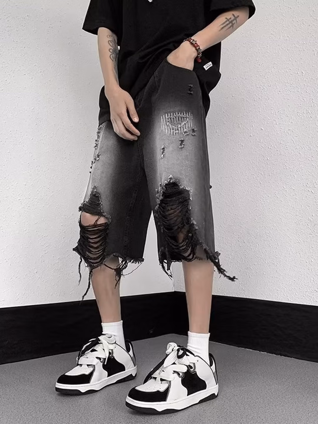 Ripped Beggar Pants Men's Summer Thin Loose Straight Denim Shorts Teen Student Ruffian Handsome Knee Six-point Pants, Black XL_mkmklike.com