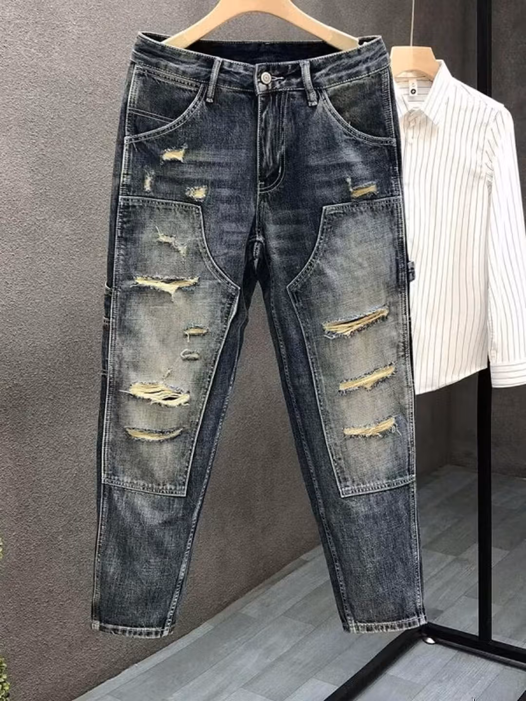 Jean droit homme style rétro avec patchs et effet déchiré slim_voghion.com