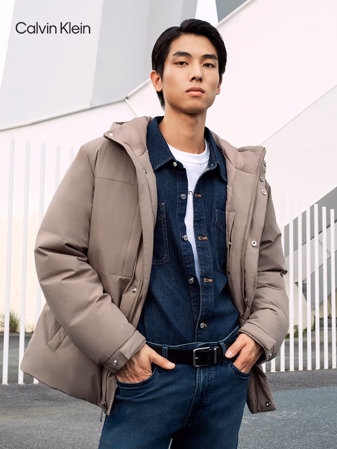 Calvin Klein Jeans 卡尔文·克莱恩 25秋季款  防风防水连帽 男式派克羽绒服 4RD535G 京东优惠券折后￥710