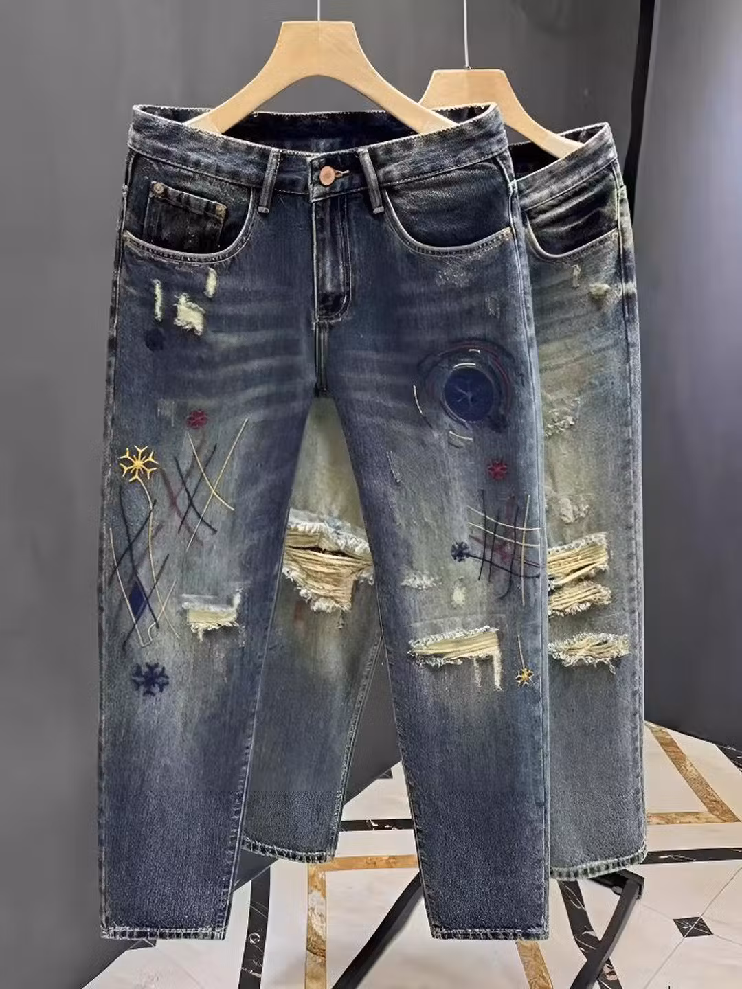 Men's Blue Ripped Patch Jeans American Retro Style Straight Fit_voghion.com