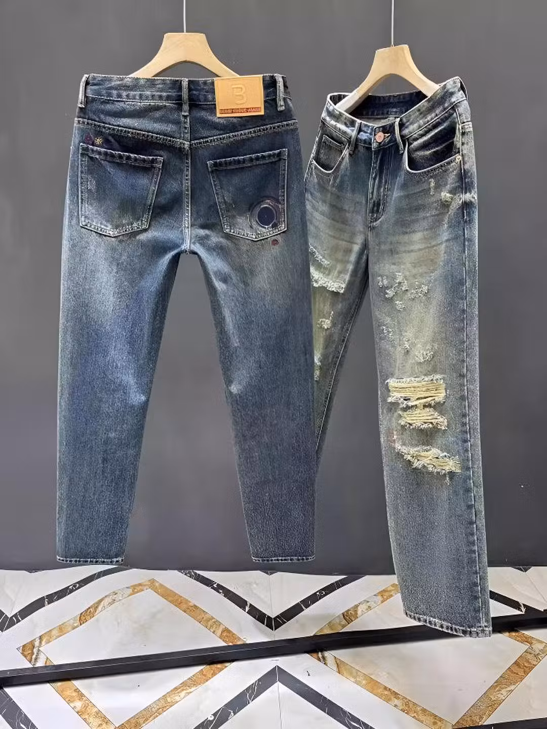 Men's Blue Ripped Patch Jeans American Retro Style Straight Fit_voghion.com