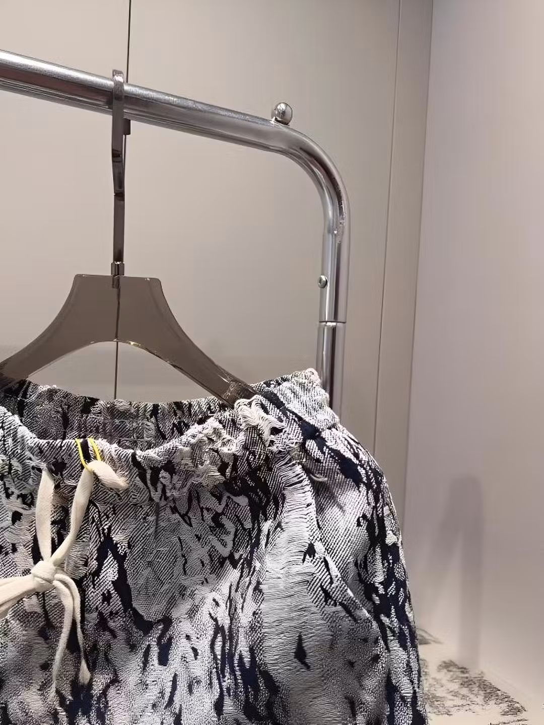 High-end Floral Denim Shorts Men's 2026 Summer Fashion Versatile Loose Blue And White Porcelain Five-point Pants Casual Pants, Color 28_viptrois.com