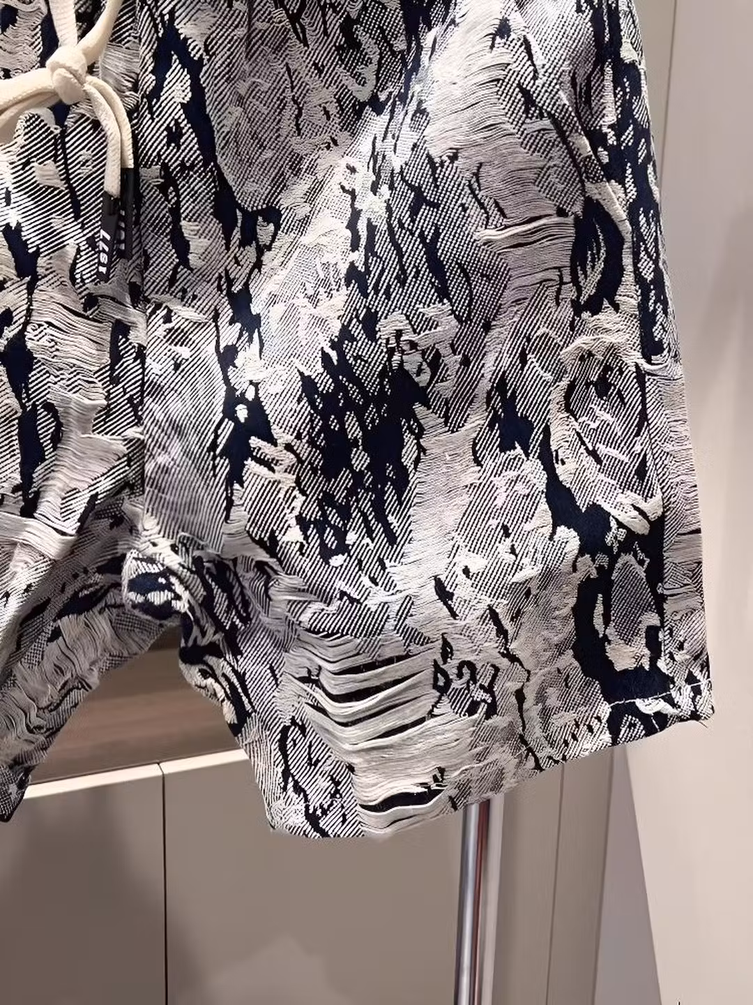 High-end Floral Denim Shorts Men's 2026 Summer Fashion Versatile Loose Blue And White Porcelain Five-point Pants Casual Pants, Color 28_viptrois.com