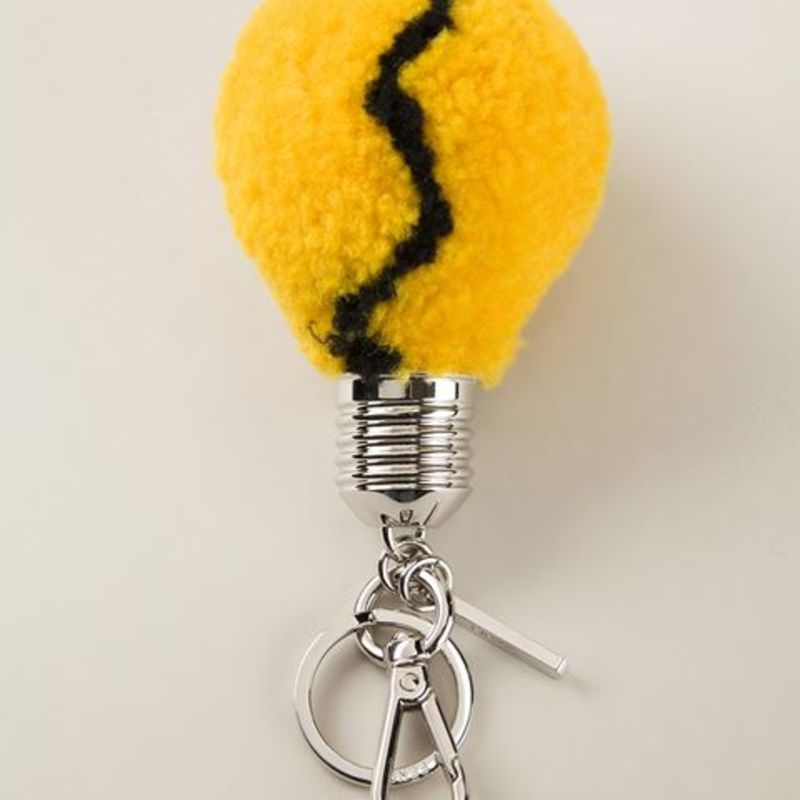 灯泡标有"6v 3w"的字样,把它接到9v的电路中,使它正常工作,应串联多大